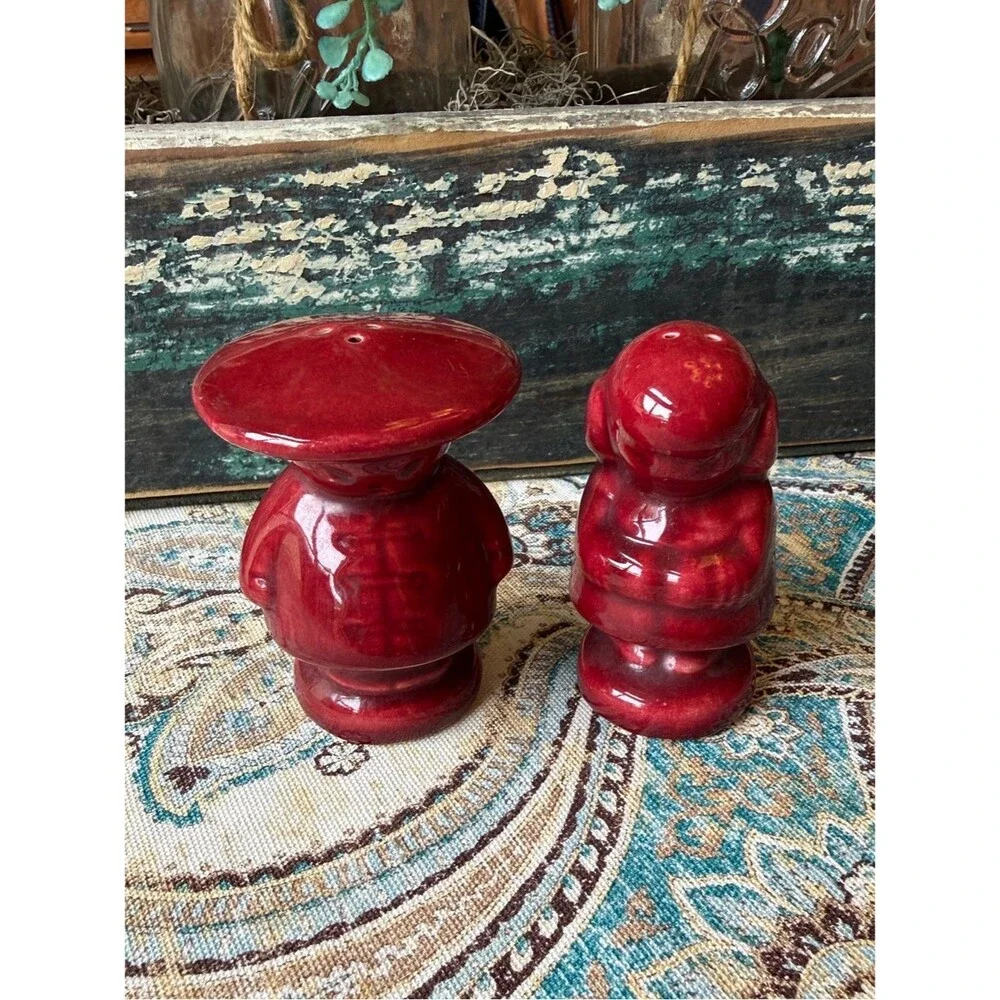 Red Asian Figurine Salt Pepper Shakers Ceramic Glaze Pair Japan Vintage